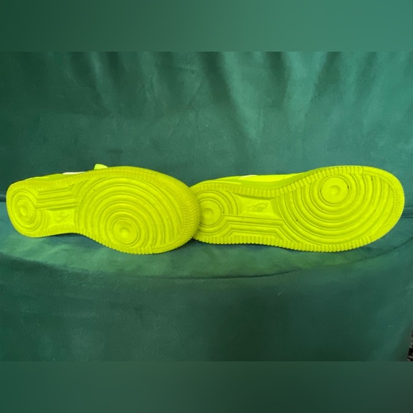 2018 Air Force 1 '07 LV8 'Overbranding' Limited Edition Highlighter yell… - Picture 7 of 14